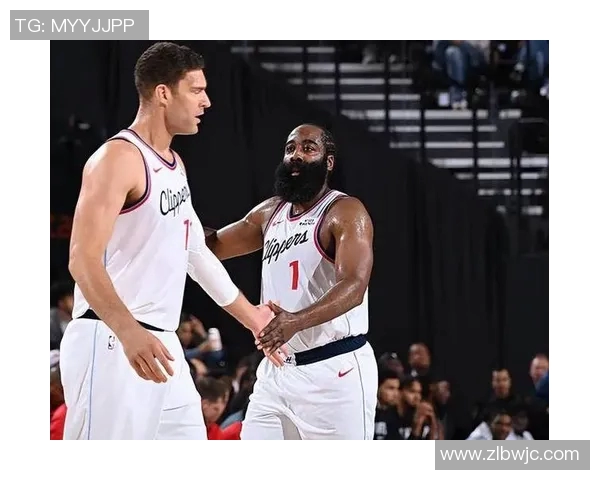 布鲁克洛佩斯:从NBA巨星到篮球战术的变革者与领军人物 布鲁克洛佩斯:从NBA巨星到篮球战术的变革者与领军人物