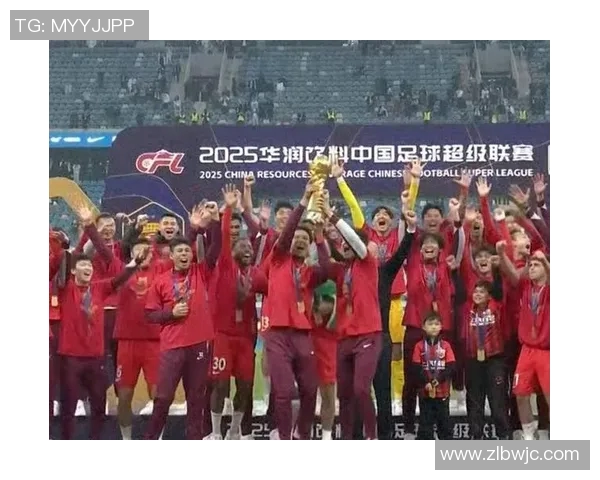 恒大与上港激战正酣中超焦点之战引发球迷热议与期待